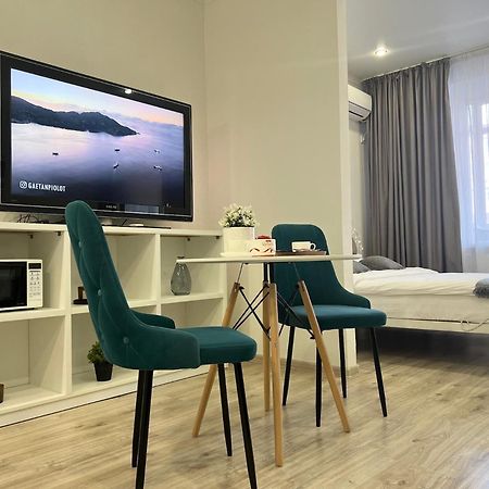 Uutnaya Quartira V Novom Dome Apartment Pavlodar Luaran gambar